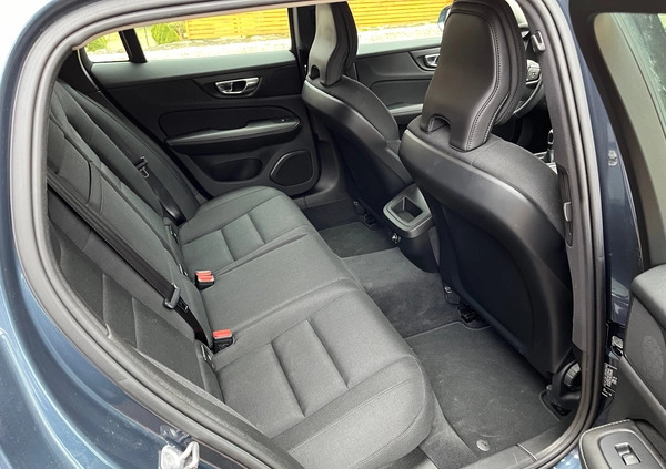 Volvo V60 cena 110000 przebieg: 49950, rok produkcji 2019 z Borne Sulinowo małe 29